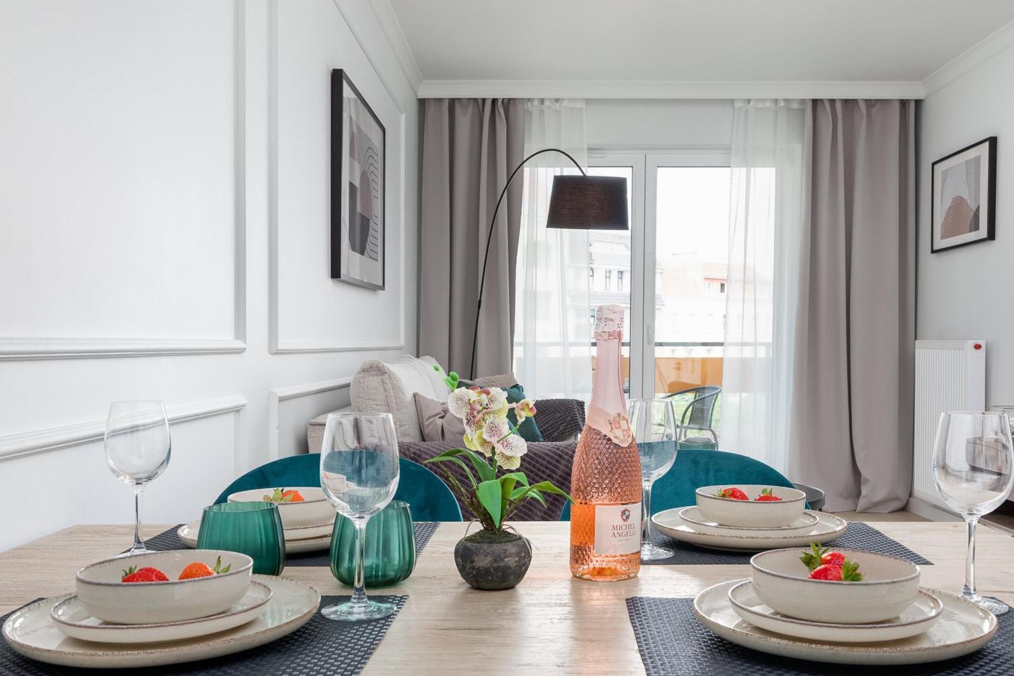 Plac Slowianski Apartments With Balcony Swinoujscie Center By Noclegi Renters エクステリア 写真
